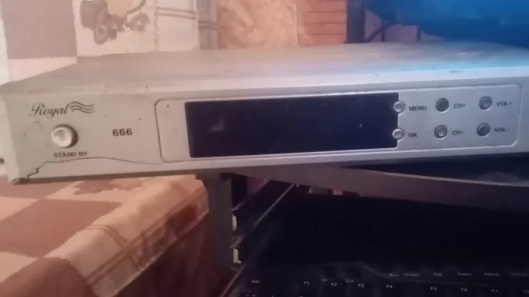 حل مشكله اللمبه الحمراء في رسيفر رويال 666 معالج ali 2 حل مشكله اللمبه الحمراء في رسيفر رويال 666 معالج ali